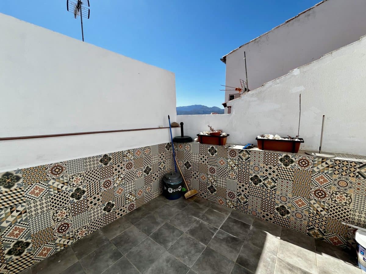 4 bedroom Townhouse for sale in Algodonales - € 132,000 (Ref: 9460592)