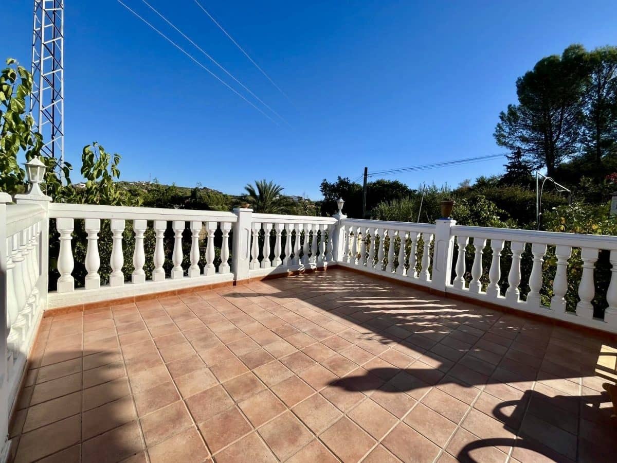3 sypialnia Willa na sprzedaż w Olvera z basenem garażem - 330 000 € (Ref: 9506420)