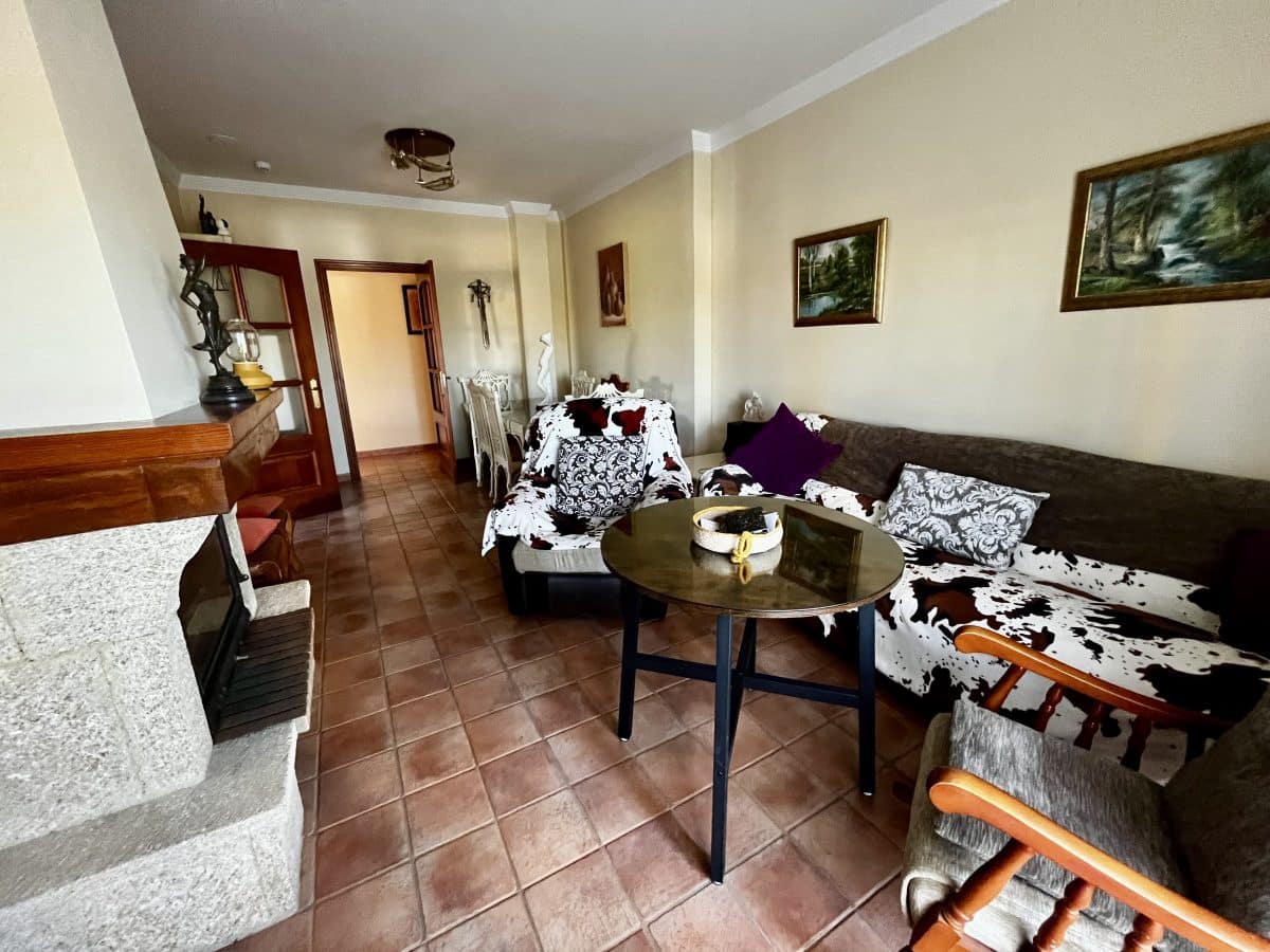 3 sypialnia Willa na sprzedaż w Olvera z basenem garażem - 330 000 € (Ref: 9506420)