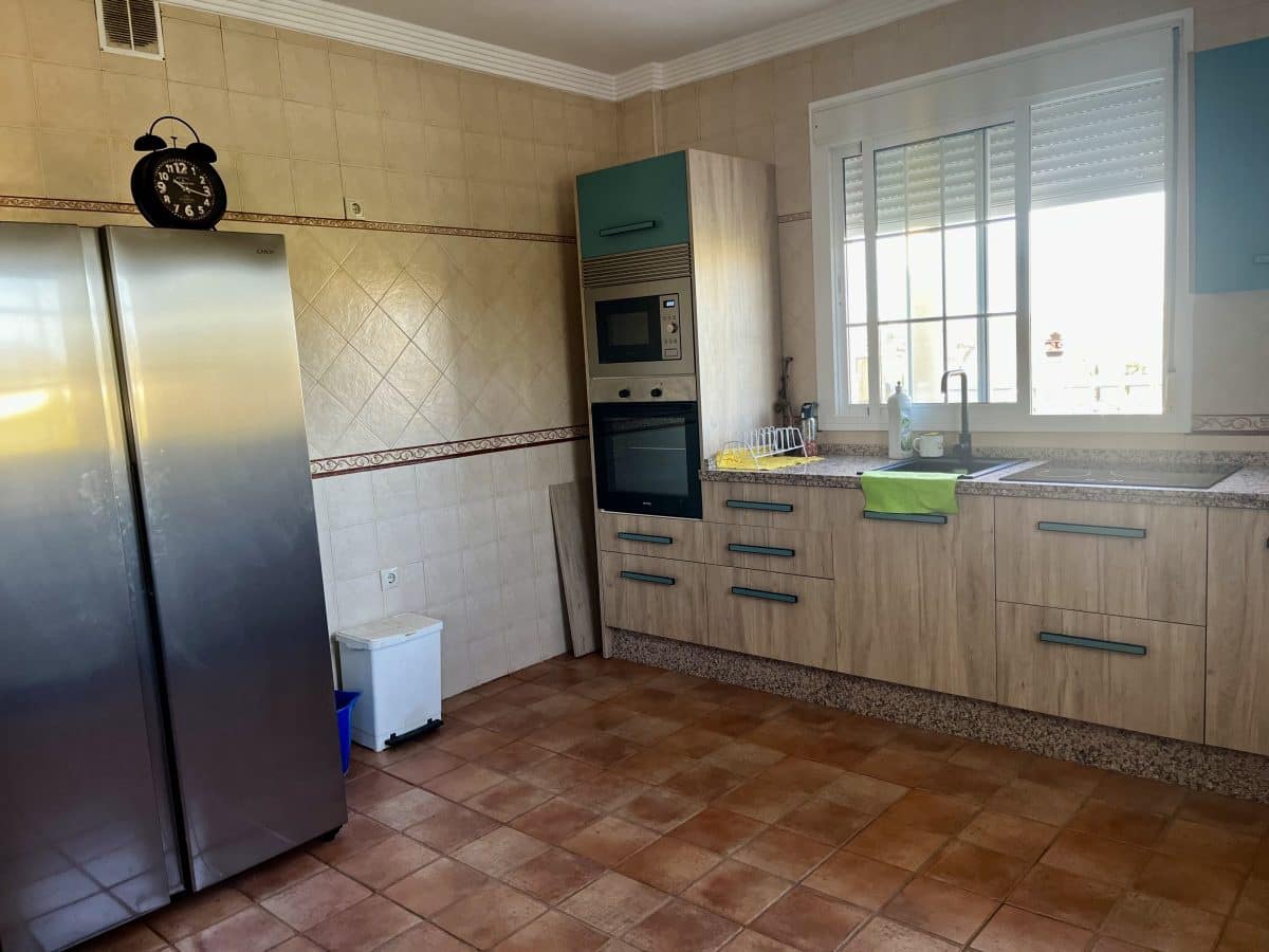 3 sypialnia Willa na sprzedaż w Olvera z basenem garażem - 330 000 € (Ref: 9506420)