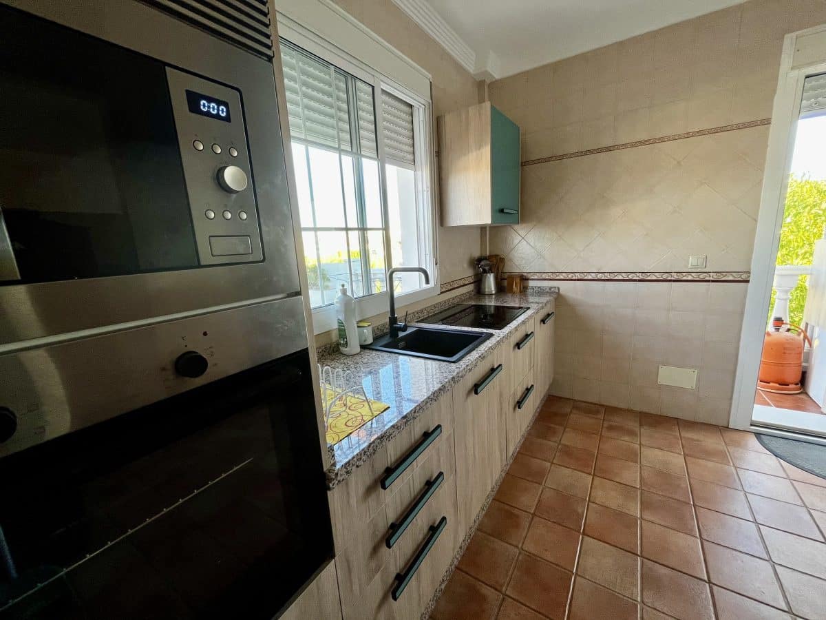 3 sypialnia Willa na sprzedaż w Olvera z basenem garażem - 330 000 € (Ref: 9506420)