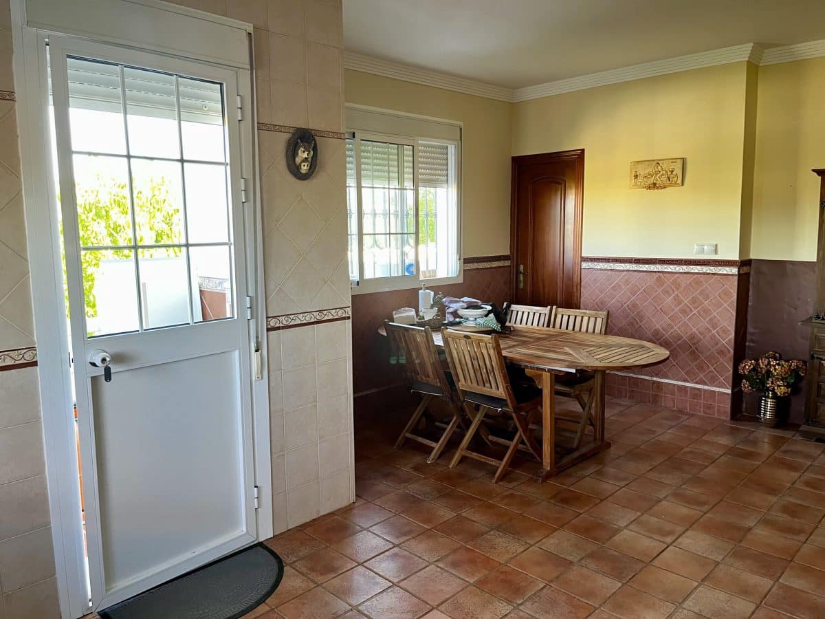 3 sypialnia Willa na sprzedaż w Olvera z basenem garażem - 330 000 € (Ref: 9506420)