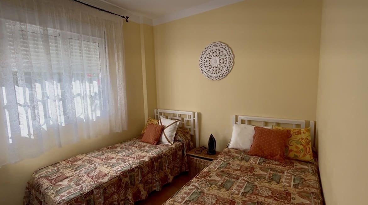 3 sypialnia Willa na sprzedaż w Olvera z basenem garażem - 330 000 € (Ref: 9506420)
