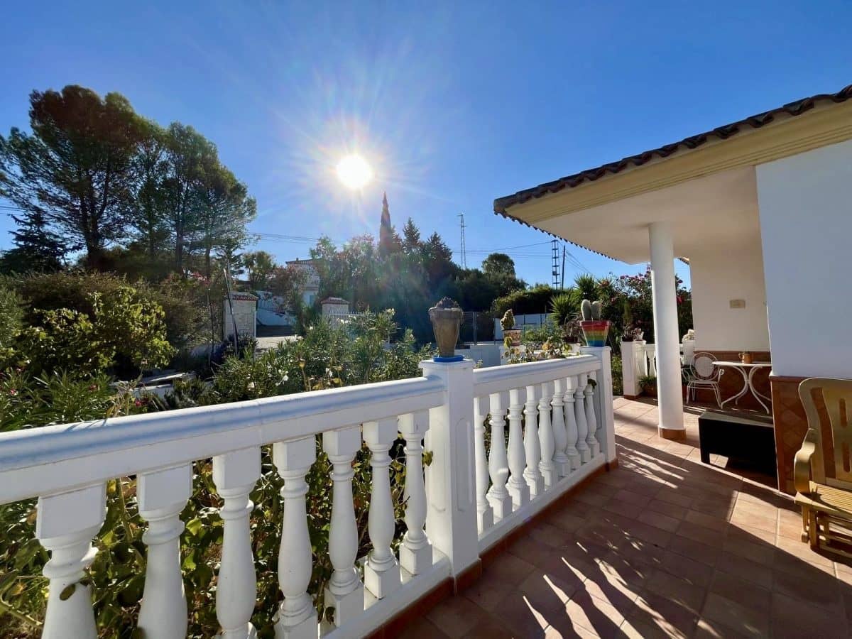 3 sypialnia Willa na sprzedaż w Olvera z basenem garażem - 330 000 € (Ref: 9506420)