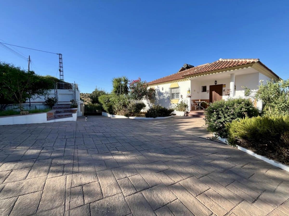 3 sypialnia Willa na sprzedaż w Olvera z basenem garażem - 330 000 € (Ref: 9506420)