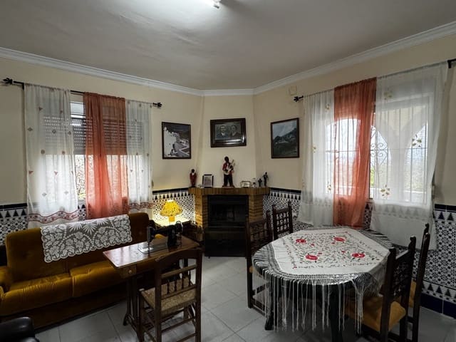 4 bedroom Villa for sale in Olvera with pool - € 599,000 (Ref: 9517862)