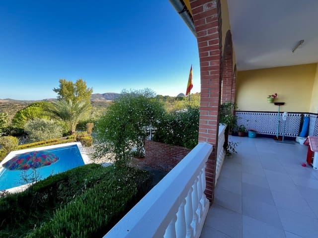 4 sypialnia Willa na sprzedaż w Olvera z basenem - 380 000 € (Ref: 9517862)