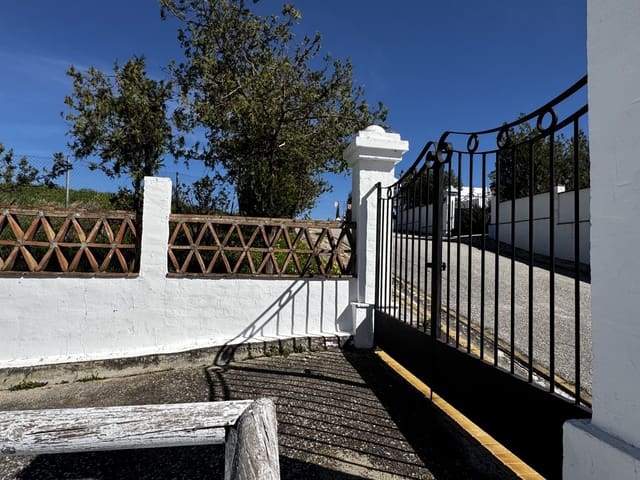 Chalet de 3 habitaciones en Algámitas en venta con piscina - 295.000 € (Ref: 9626463)