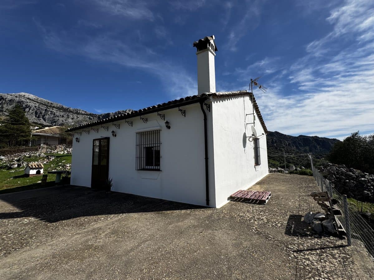3 bedroom Finca/Country House for sale in Benaocaz - € 255,000 (Ref: 9669094)