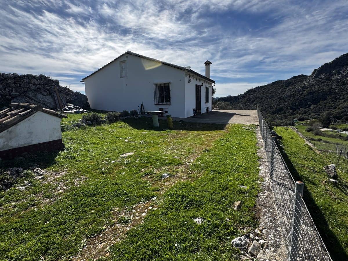 3 bedroom Finca/Country House for sale in Benaocaz - € 255,000 (Ref: 9669094)