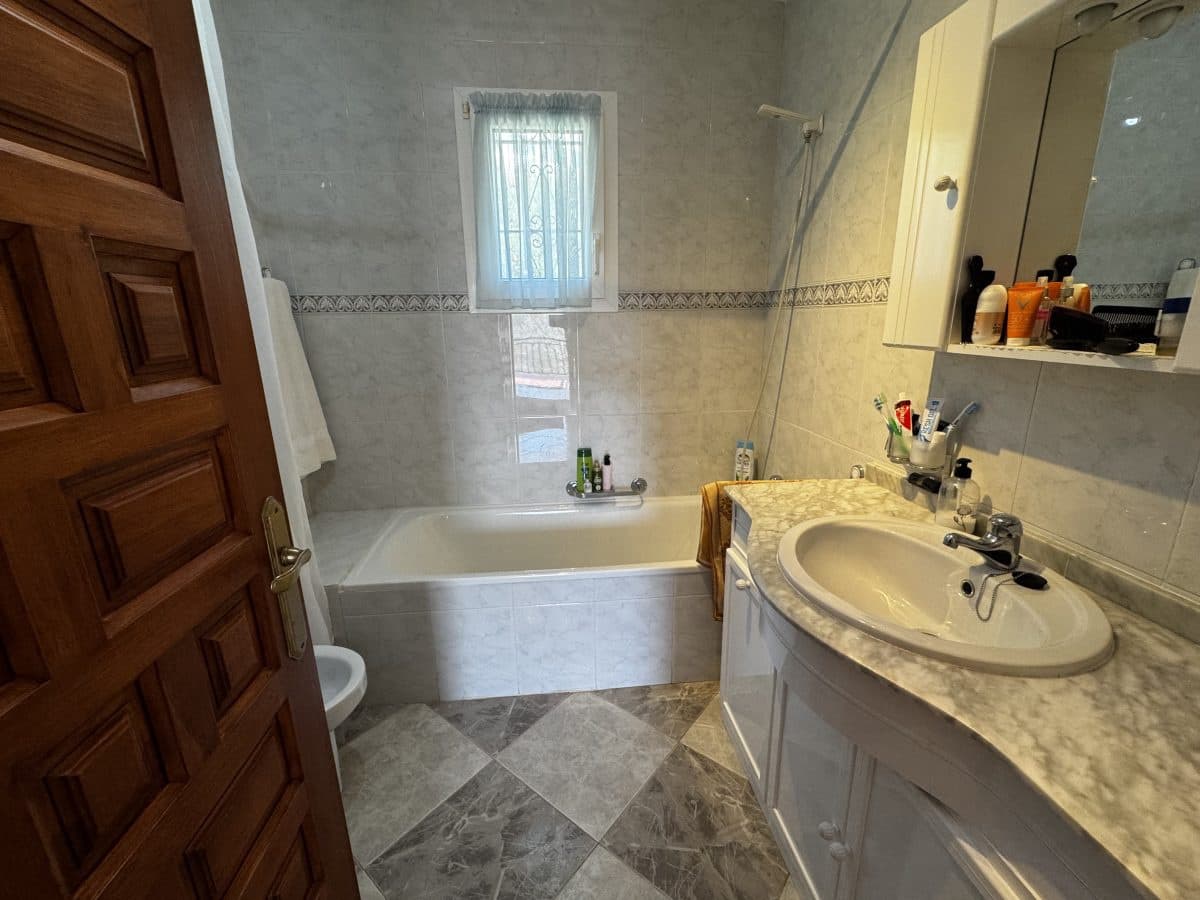 4 bedroom Finca/Country House for sale in Benaocaz - € 360,000 (Ref: 9669095)