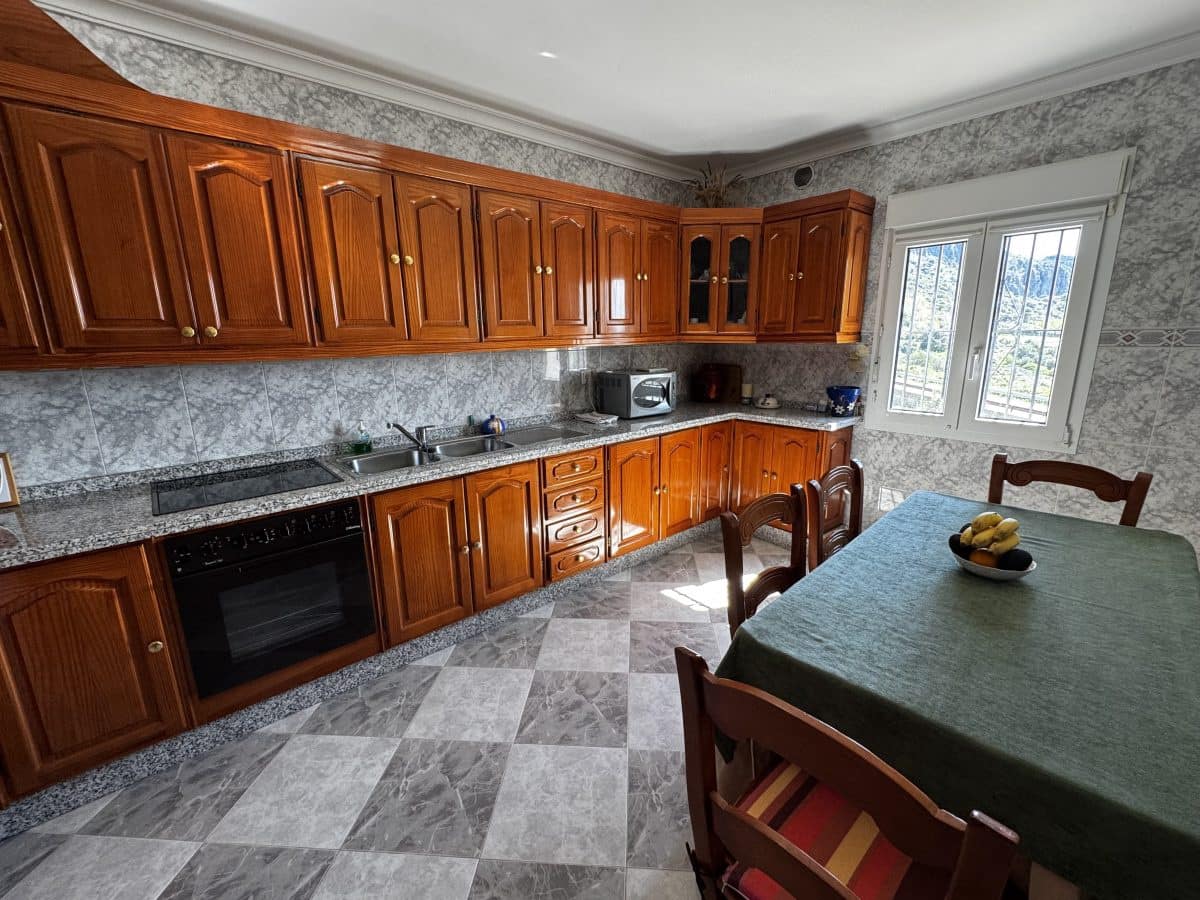 4 bedroom Finca/Country House for sale in Benaocaz - € 360,000 (Ref: 9669095)