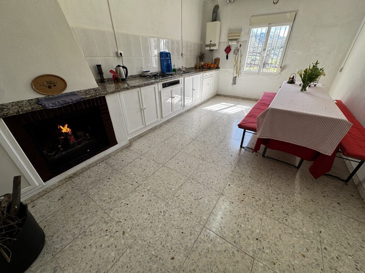 4 bedroom Finca/Country House for sale in Benaocaz - € 360,000 (Ref: 9669095)