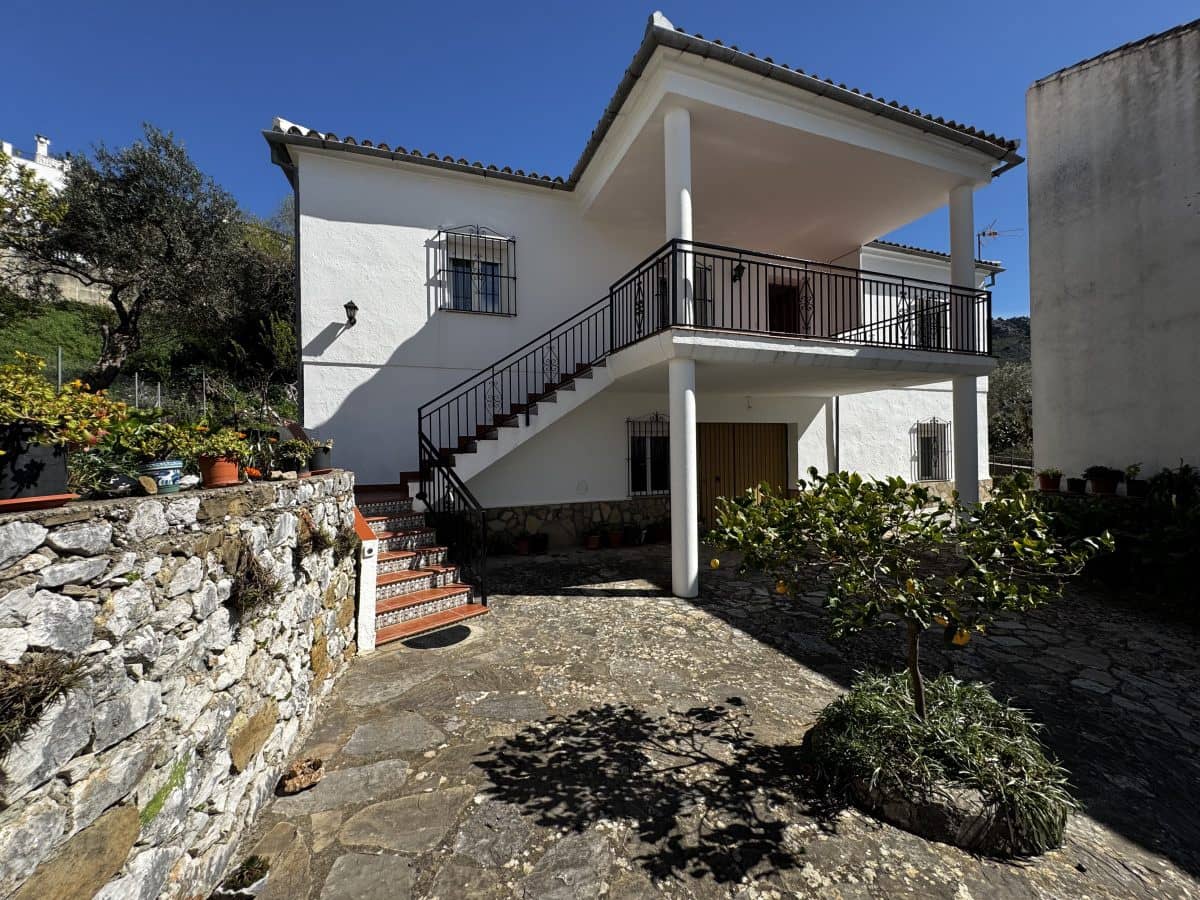 4 bedroom Finca/Country House for sale in Benaocaz - € 360,000 (Ref: 9669095)