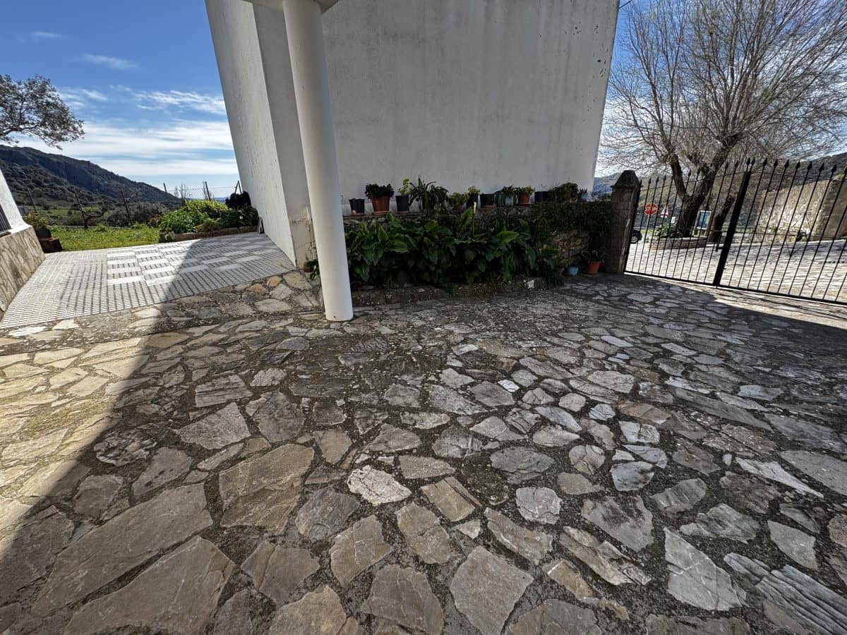 4 bedroom Finca/Country House for sale in Benaocaz - € 360,000 (Ref: 9669095)