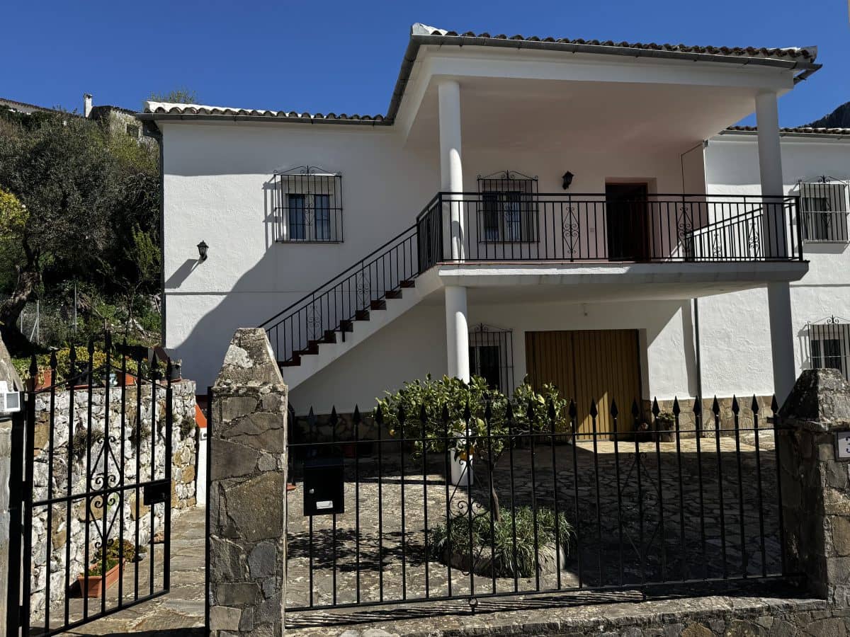 4 bedroom Finca/Country House for sale in Benaocaz - € 360,000 (Ref: 9669095)