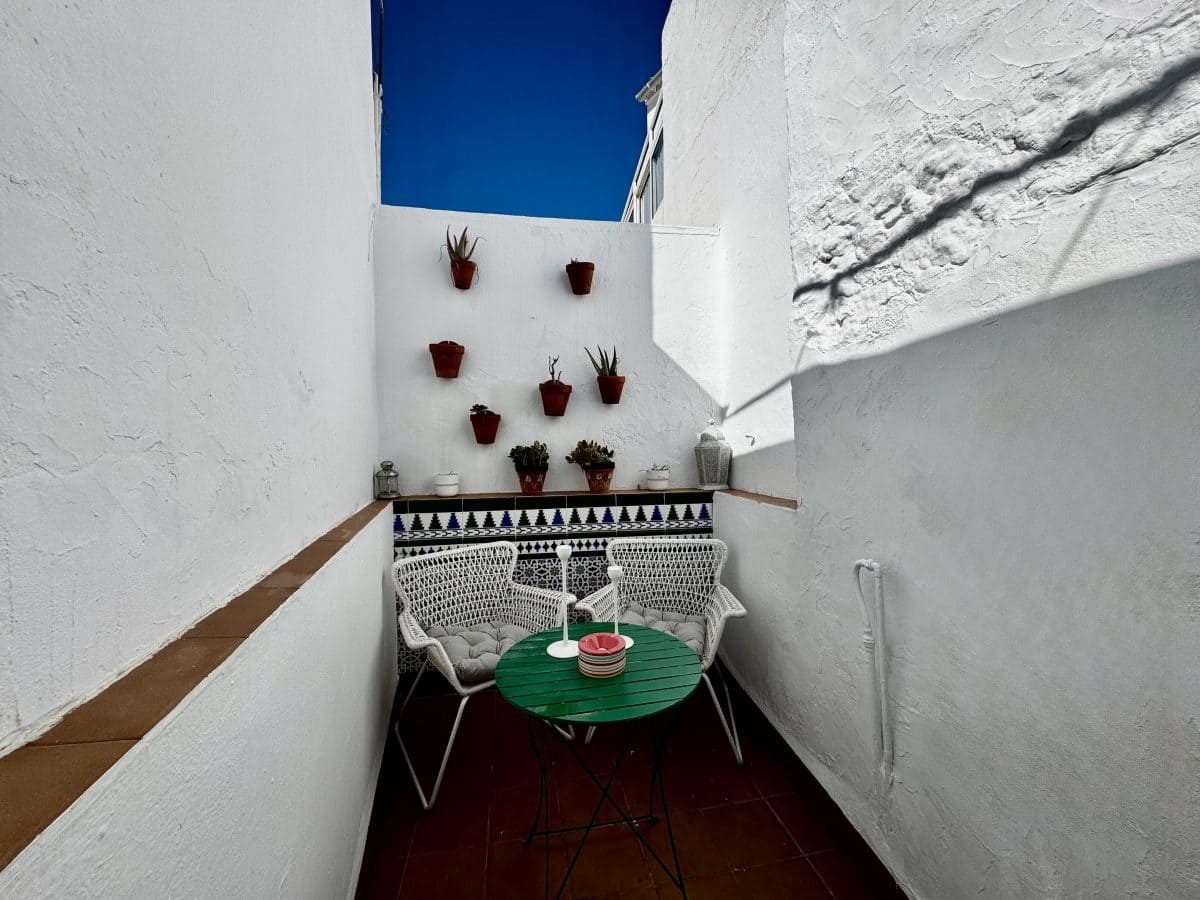 Townhouse for sale in Olvera - € 65,000 (Ref: 9675953)