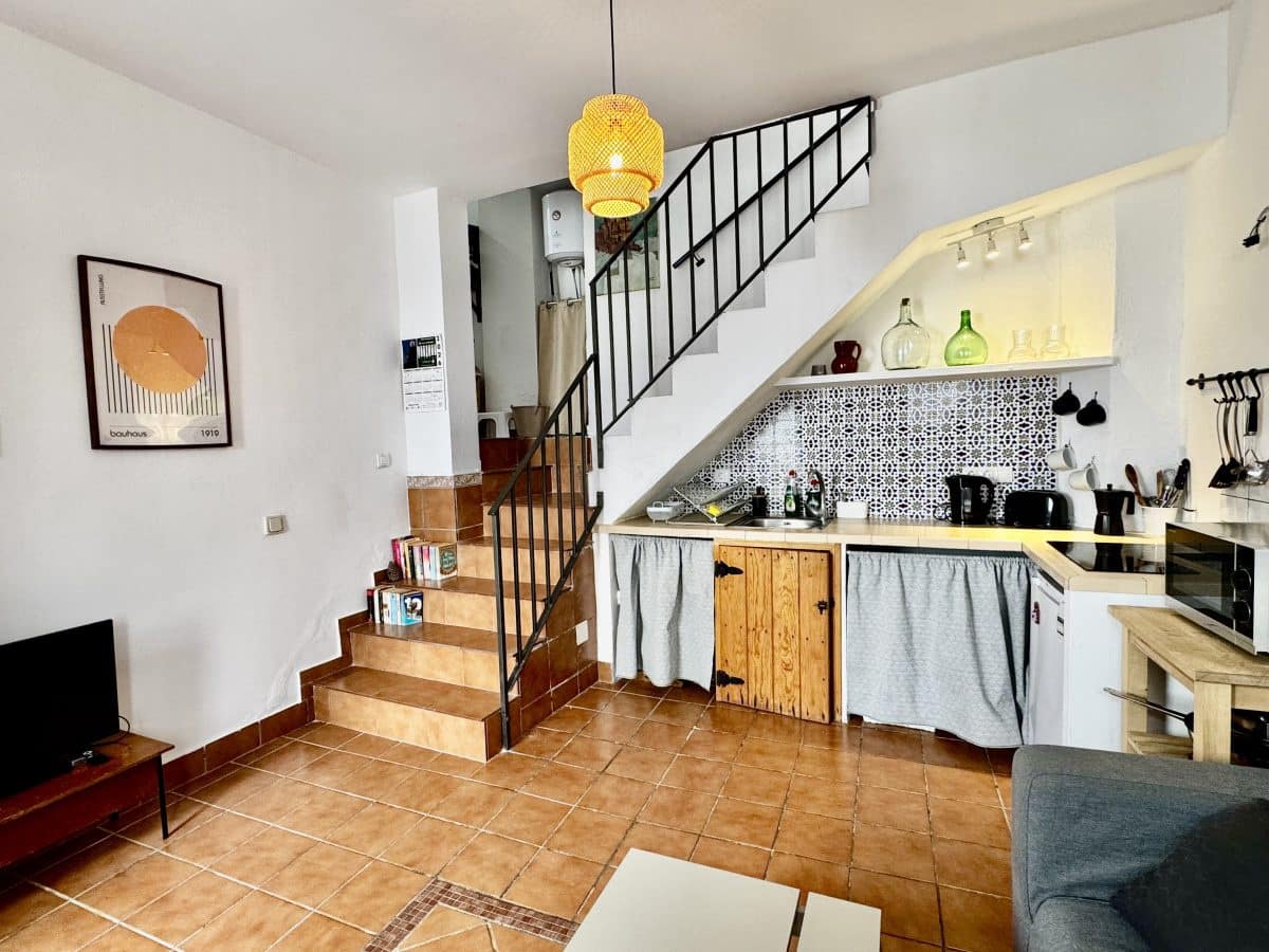 Townhouse for sale in Olvera - € 65,000 (Ref: 9675953)