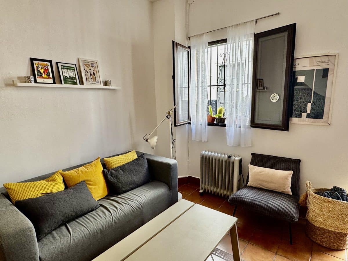 Townhouse for sale in Olvera - € 65,000 (Ref: 9675953)