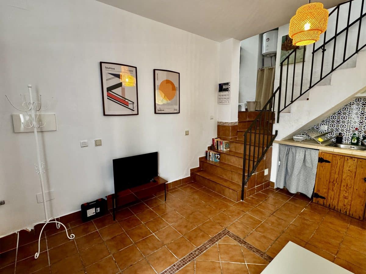 Townhouse for sale in Olvera - € 65,000 (Ref: 9675953)