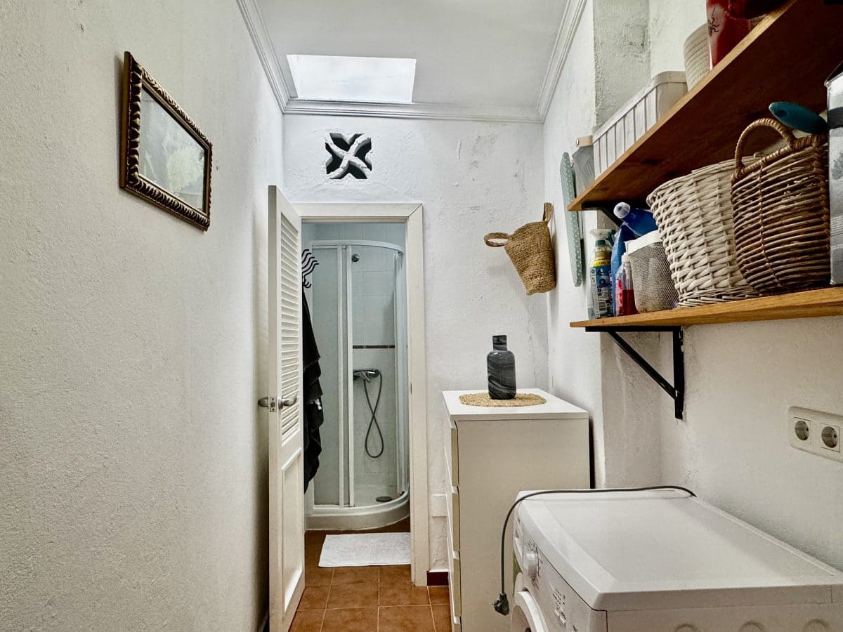 Townhouse for sale in Olvera - € 65,000 (Ref: 9675953)