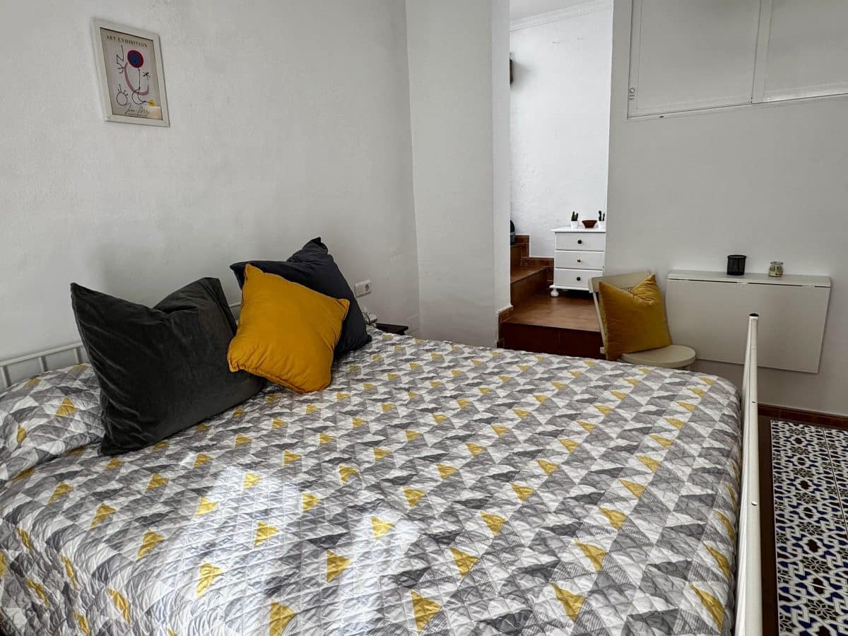 Townhouse for sale in Olvera - € 65,000 (Ref: 9675953)