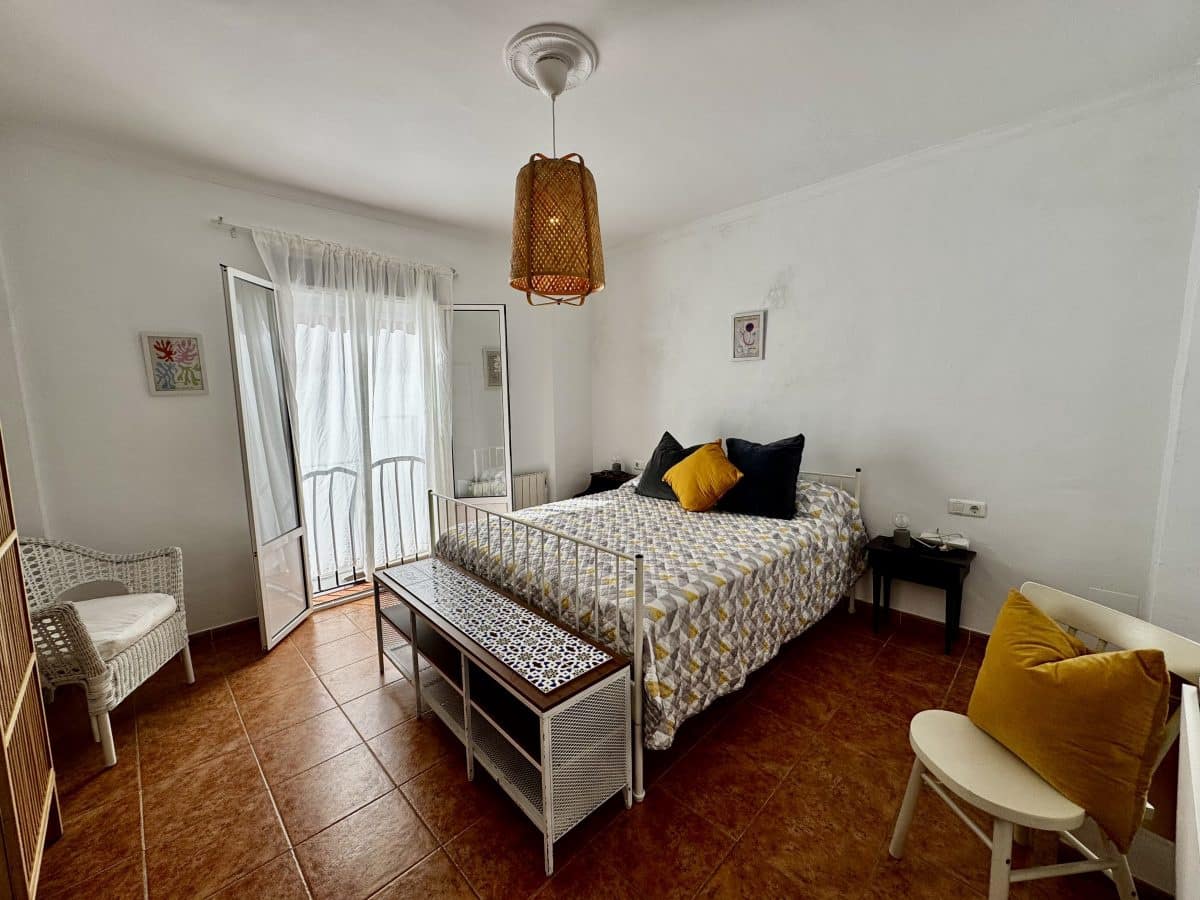 Townhouse for sale in Olvera - € 65,000 (Ref: 9675953)