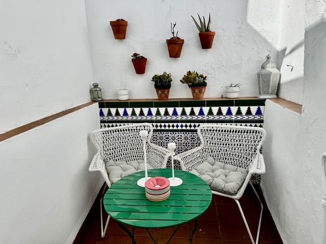 Townhouse for sale in Olvera - € 65,000 (Ref: 9675953)