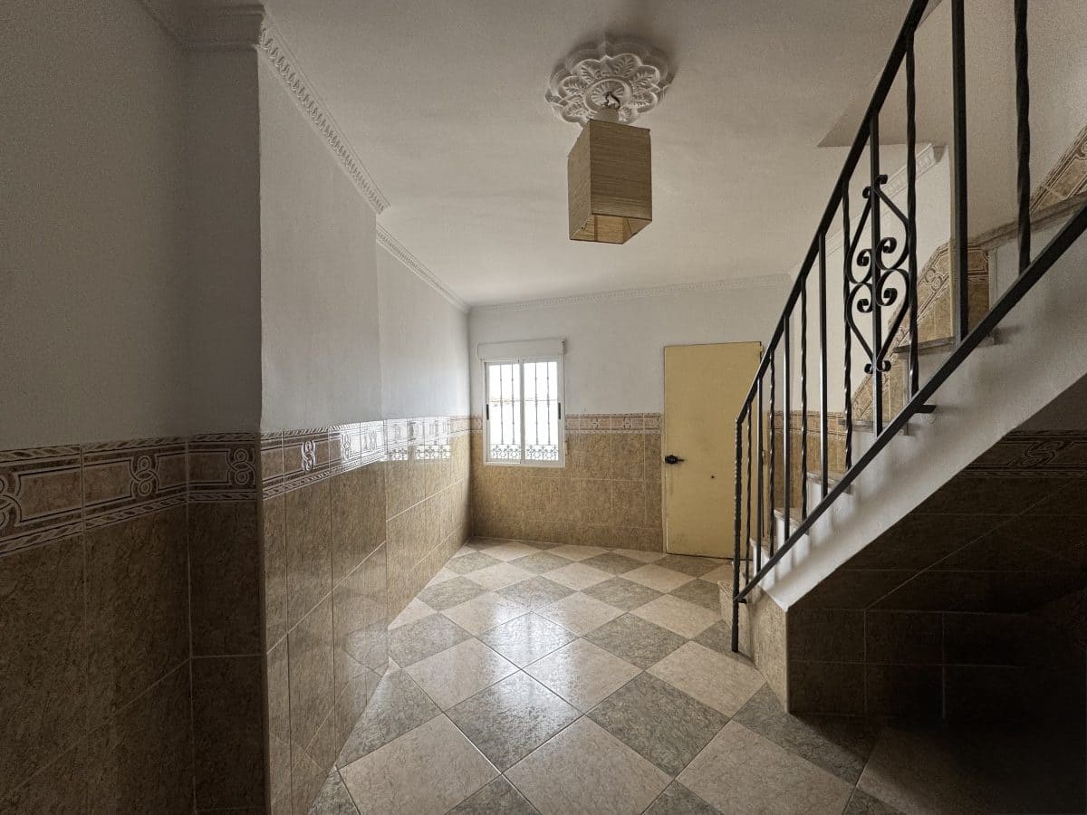 3 bedroom Townhouse for sale in Olvera - € 68,995 (Ref: 9681391)