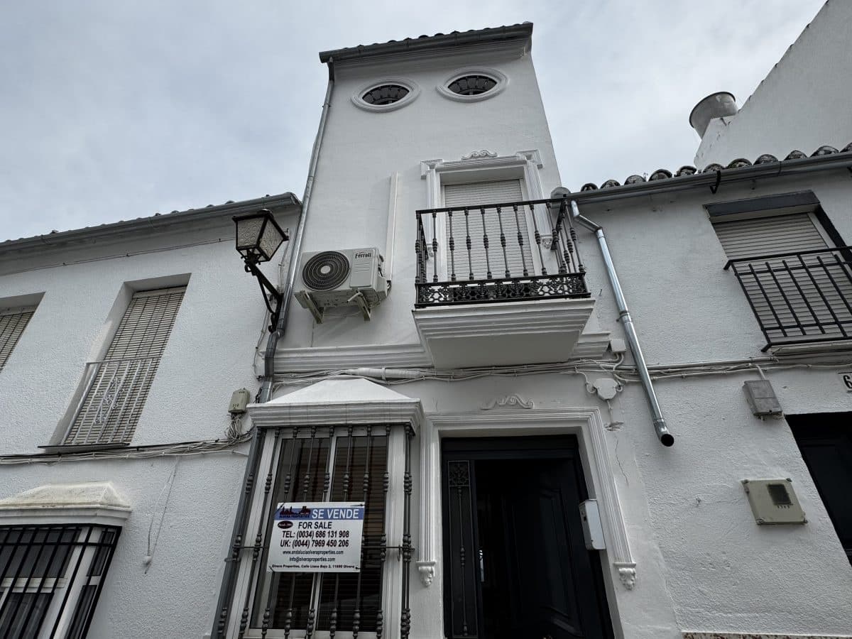 3 bedroom Townhouse for sale in Olvera - € 68,995 (Ref: 9681391)