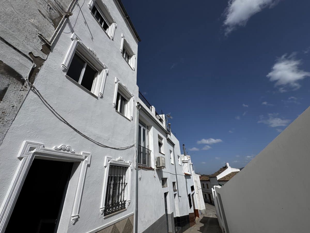 3 bedroom Townhouse for sale in Olvera - € 68,995 (Ref: 9681391)