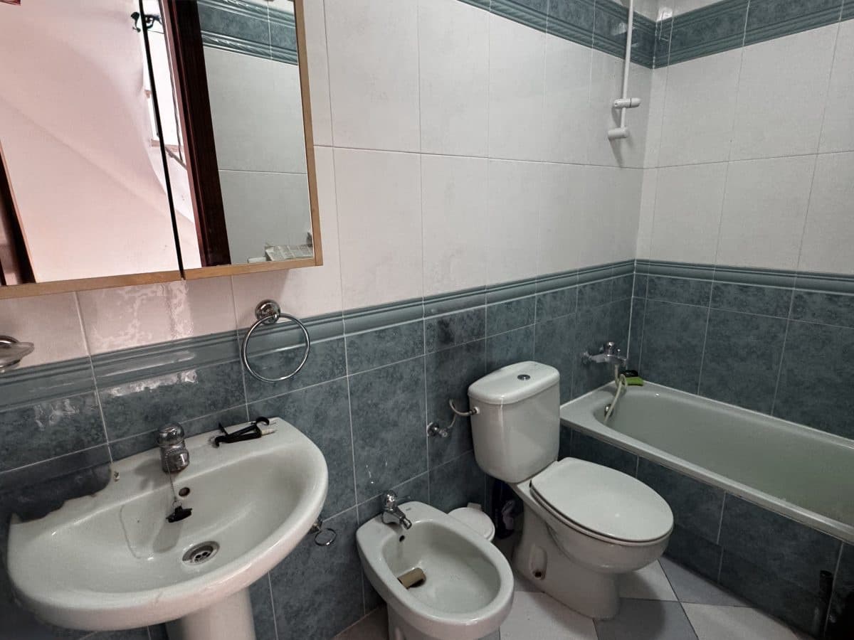 3 bedroom Townhouse for sale in Olvera - € 68,995 (Ref: 9681391)