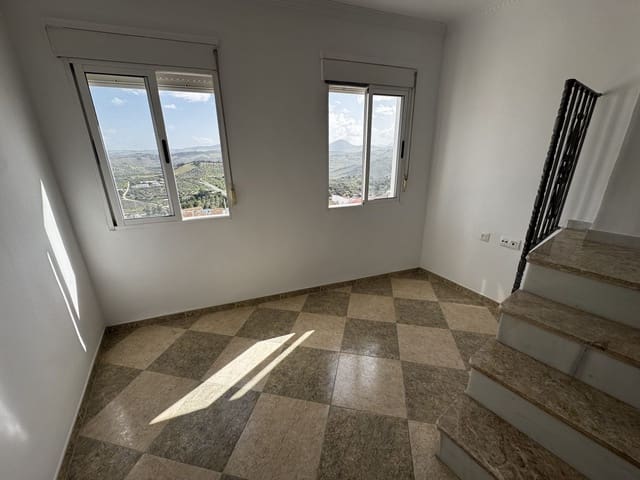 3 Zimmer Haus zu verkaufen in Olvera - 68.995 € (Ref: 9681391)