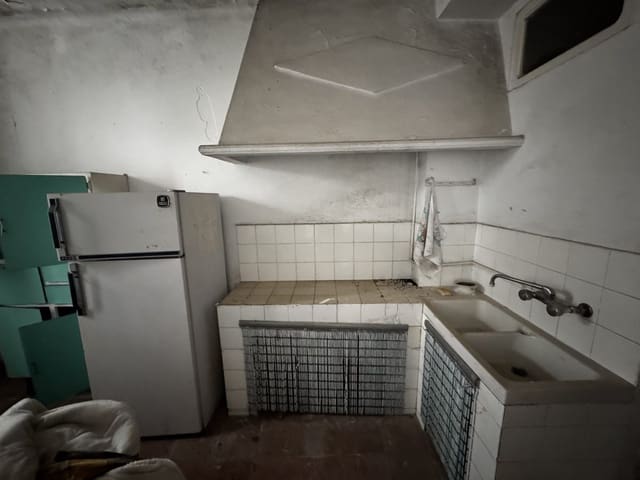 3 soverom Hus til salgs i Olvera - € 30 000 (Ref: 9681393)