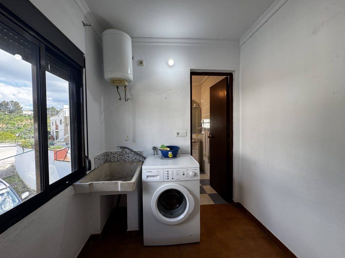 Casa de 5 habitaciones en Torre-Alháquime en venta - 156.000 € (Ref: 9687596)