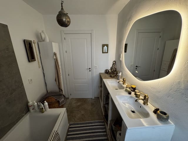 8 soveværelse Finca/Landehus til salg i Setenil de las Bodegas - € 435.000 (Ref: 9747270)