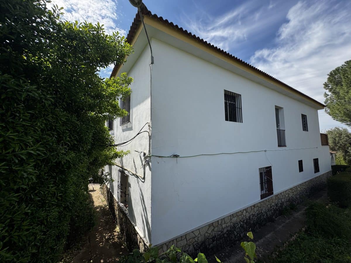 8 soveværelse Finca/Landehus til salg i Setenil de las Bodegas - € 435.000 (Ref: 9747270)