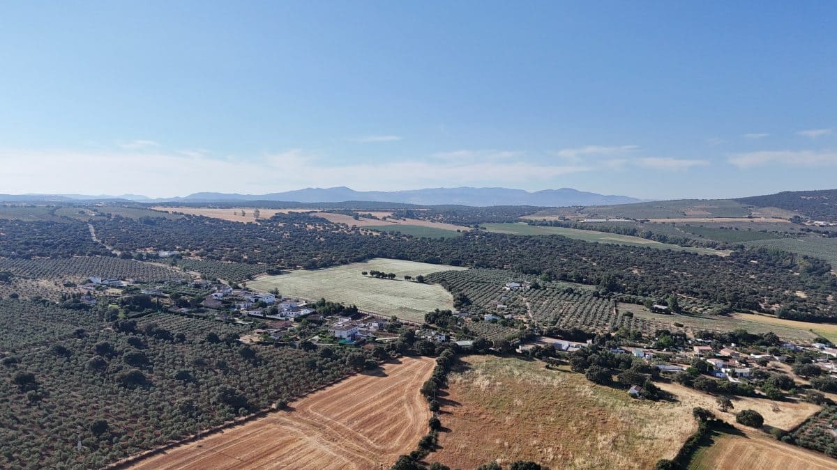 6 soveværelse Finca/Landehus til salg i Setenil de las Bodegas med swimmingpool garage - € 435.000 (Ref: 9747270)
