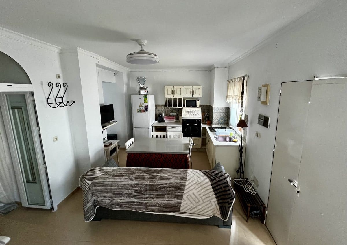 2 quarto Casa em Banda para venda em Olvera - 83 000 € (Ref: 9805396)