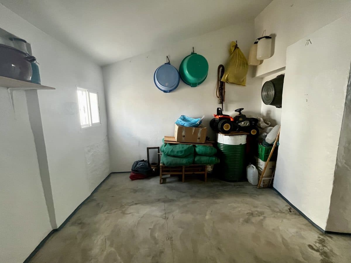 4 makuuhuone Omakotitalo myytävänä paikassa Olvera - 102 000 € (Ref: 9823855)