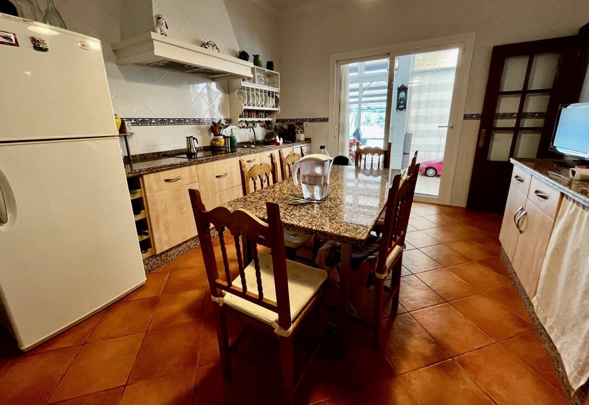 6 slaapkamer Finca/Landhuis te koop in Torre-Alhaquime met zwembad - € 750.000 (Ref: 9867651)
