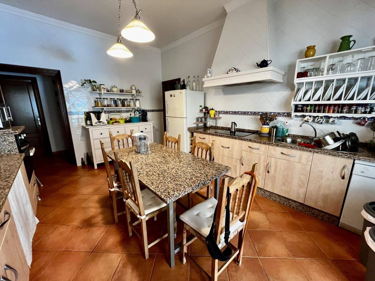 6 slaapkamer Finca/Landhuis te koop in Torre-Alhaquime met zwembad - € 750.000 (Ref: 9867651)