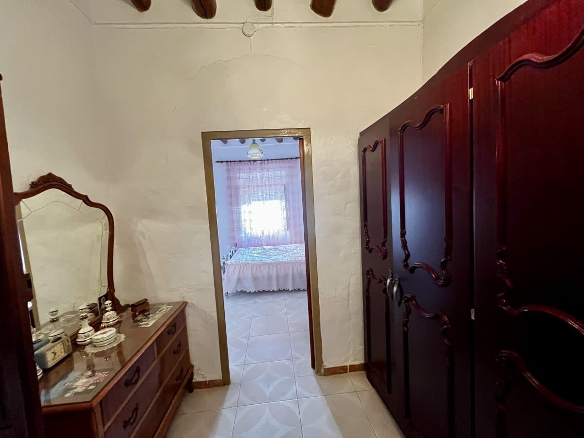 Casa de 4 habitaciones en Pruna en venta - 120.000 € (Ref: 9872346)