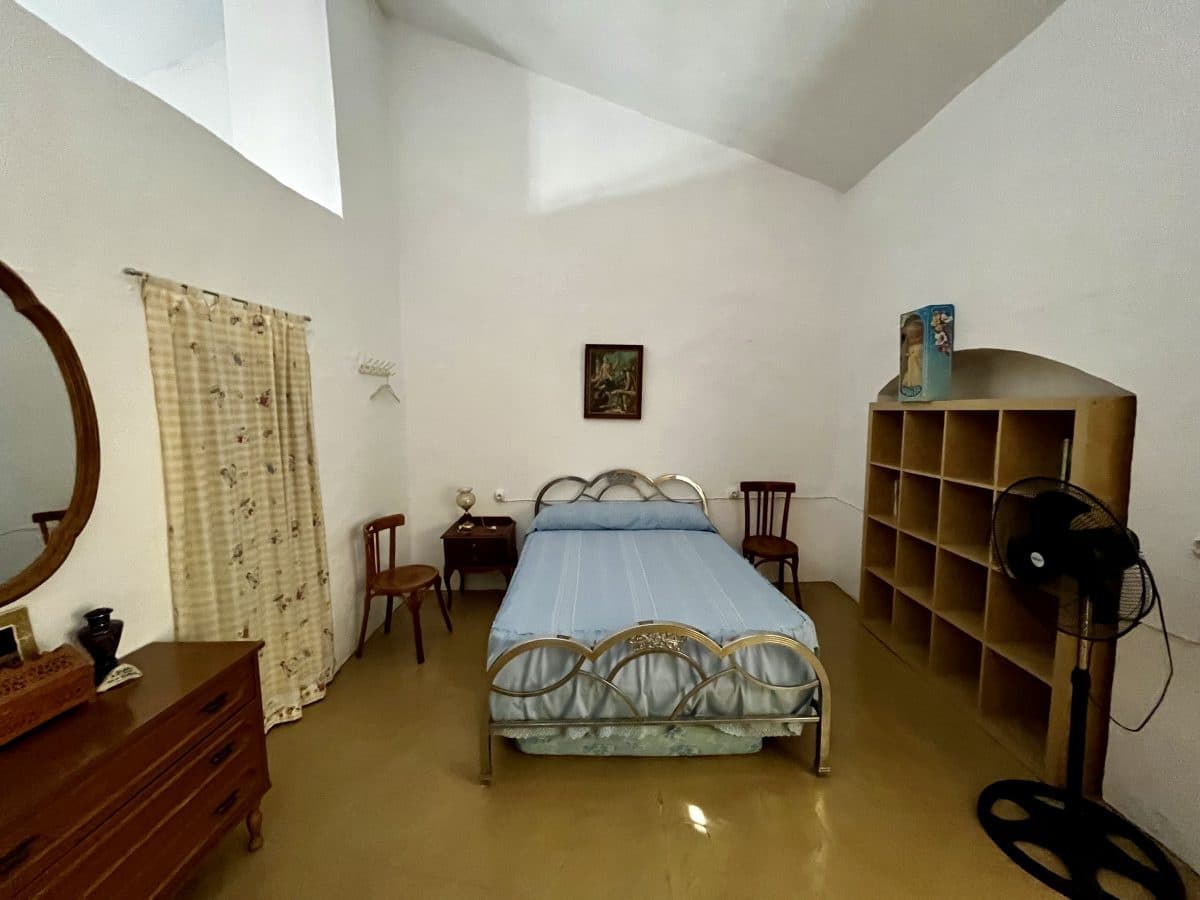 Casa de 4 habitaciones en Pruna en venta - 120.000 € (Ref: 9872346)