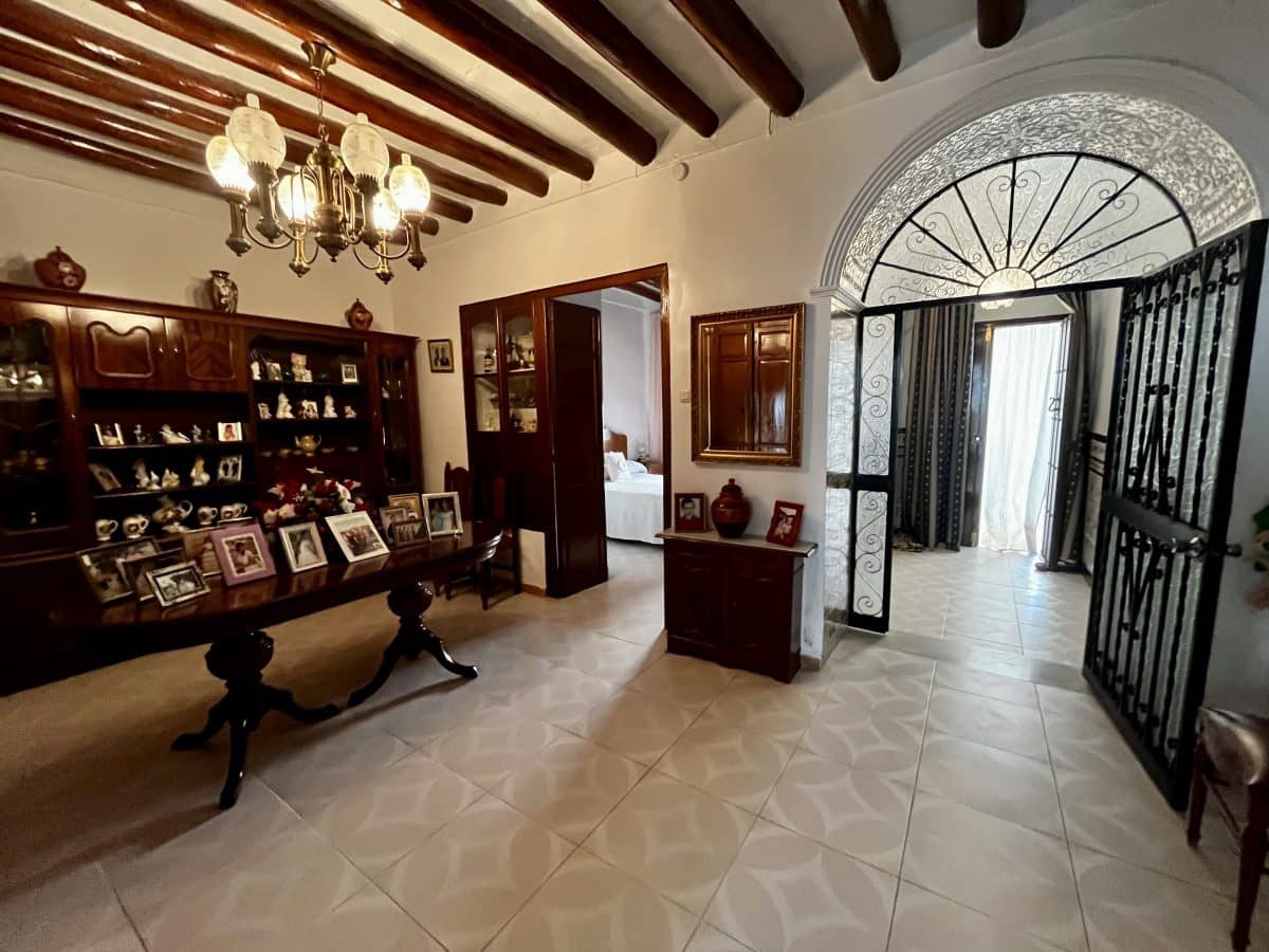 Casa de 4 habitaciones en Pruna en venta - 120.000 € (Ref: 9872346)