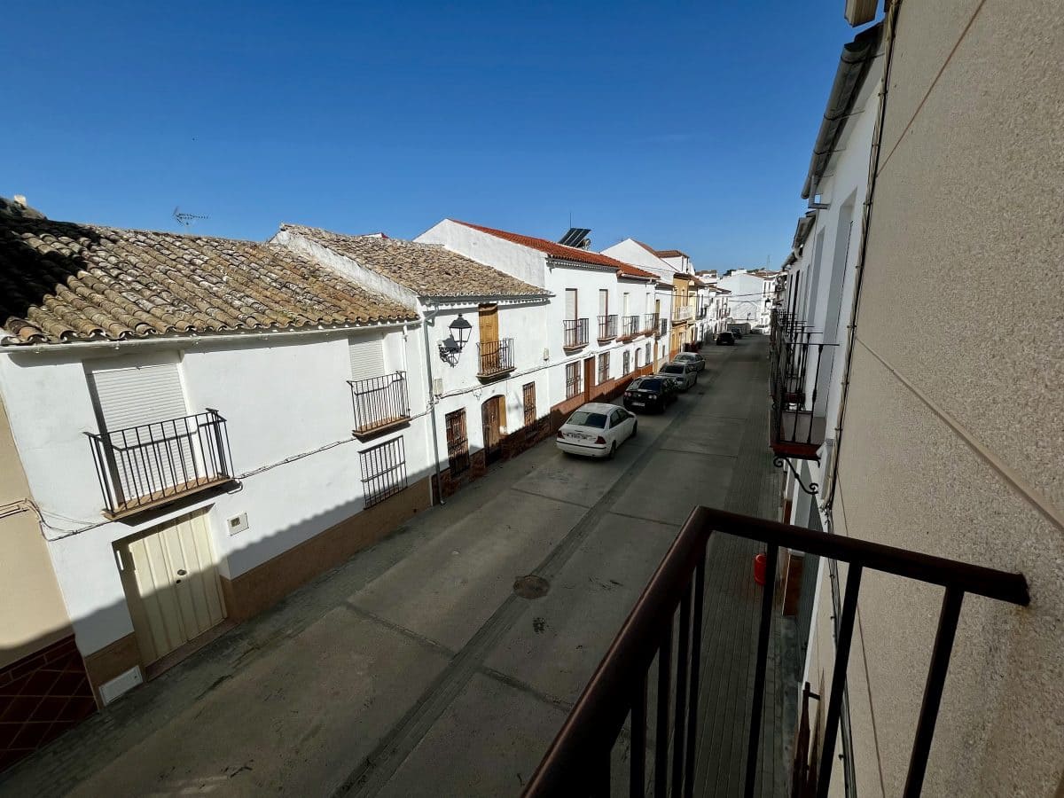 Casa de 4 habitaciones en Pruna en venta - 120.000 € (Ref: 9872346)