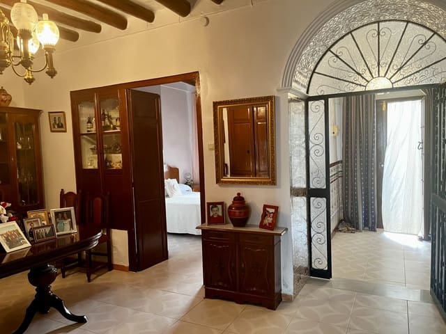 Casa de 4 habitaciones en Pruna en venta - 120.000 € (Ref: 9872346)