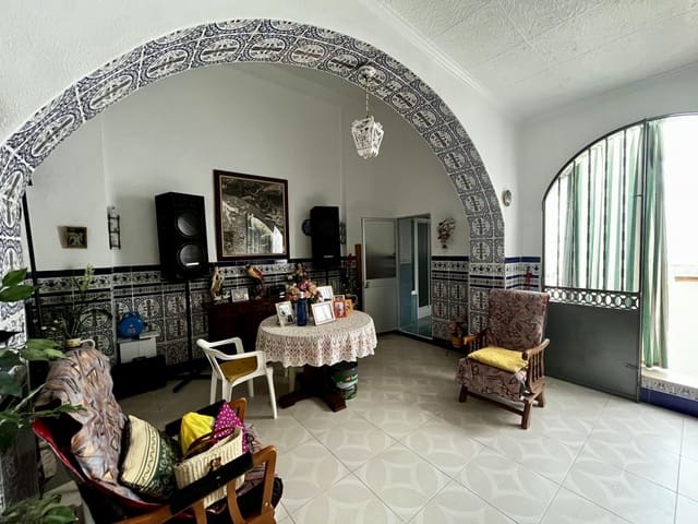 Casa de 4 habitaciones en Pruna en venta - 120.000 € (Ref: 9872346)