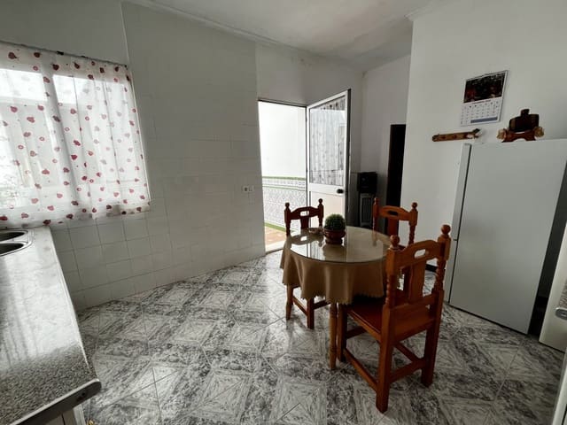 Casa de 4 habitaciones en Pruna en venta - 125.000 € (Ref: 9883555)