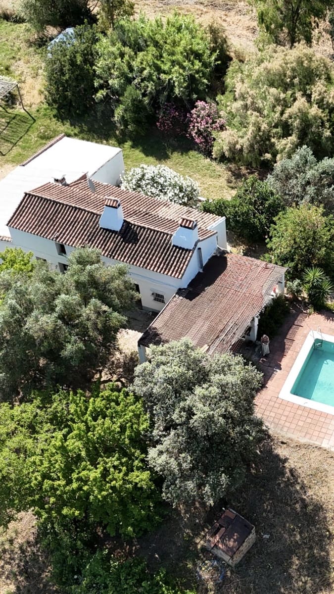 2 bedroom Finca/Country House for sale in Algodonales with pool garage - € 399,995 (Ref: 9905161)